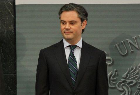 Milenio's tweet photo. .@aurelionuno ofrece a maestros caminar hombro con hombro por educación de calidad http://t.co/HrPKB9JLmI http://t.co/1cb5LFbd3S