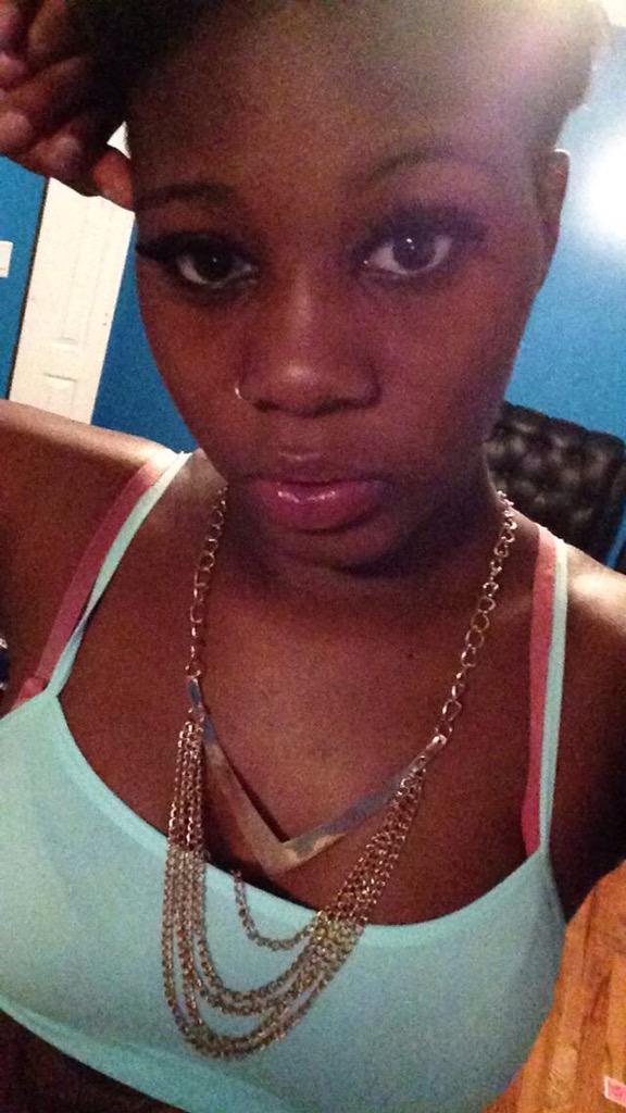 Osama_Who's tweet photo. Dry ass Friday 😩 going to sleep night 💋 http://t.co/gWeftPSqrr