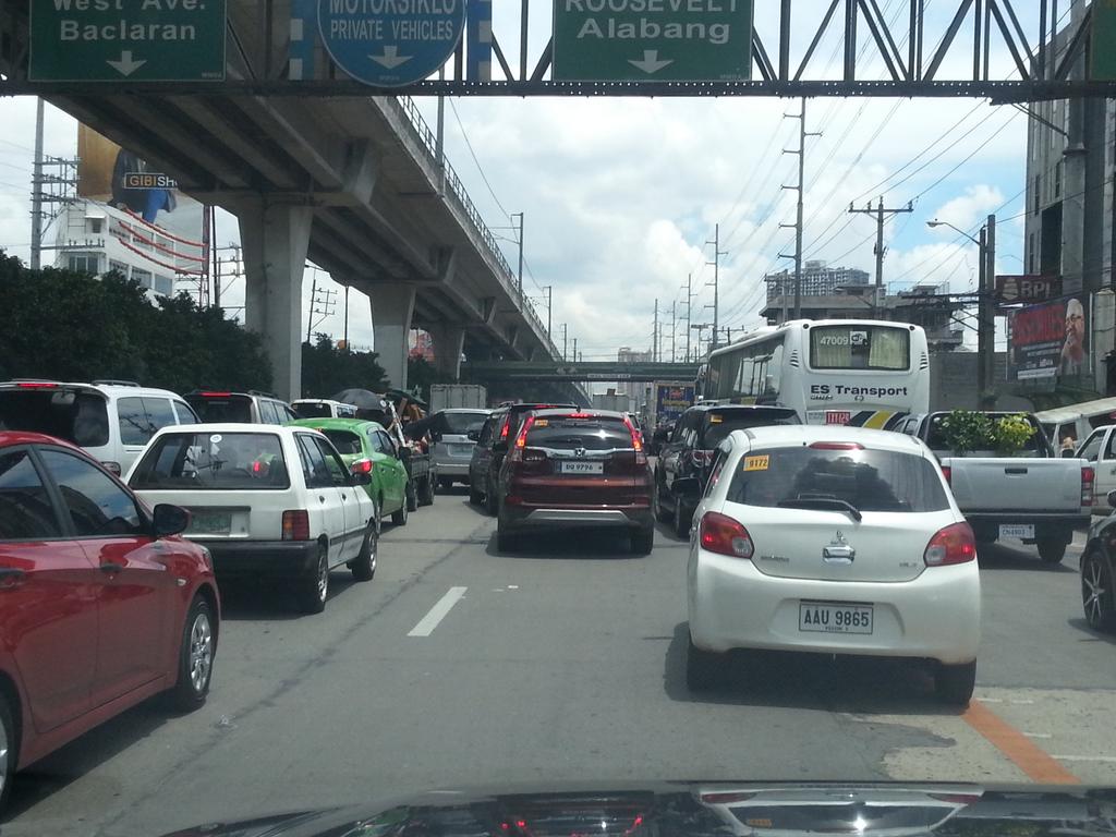 speedster889's tweet photo. Edsa Balintawak south bound super super heavy traffic! What is happening!?!? @MMDA @ABSCBNNews @gmanews http://t.co/EgF5eXRFoI