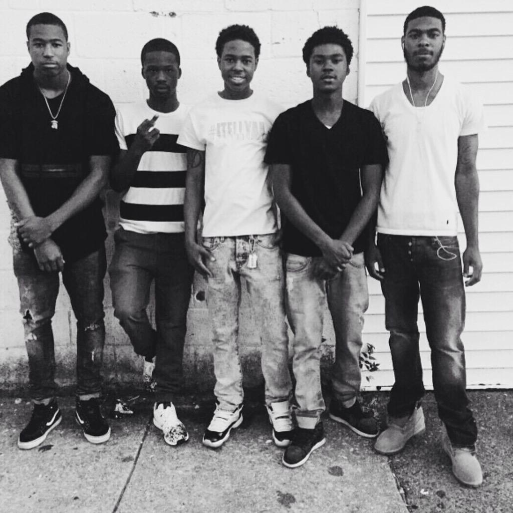 OneEightRadda's tweet photo. Squad Squad 😁🔥💪💯 #DauphinSt http://t.co/m0RzGZTjeW