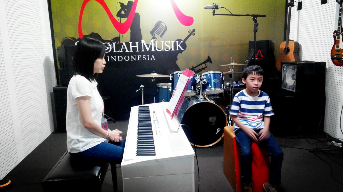 Giorgio - CFK 1 (SMI Kelapa gading) bersama penguji pagi ini Ms. Risti #imte2015 <a href="/SMIgading/">SMI Kelapa Gading</a> #SMI9To5