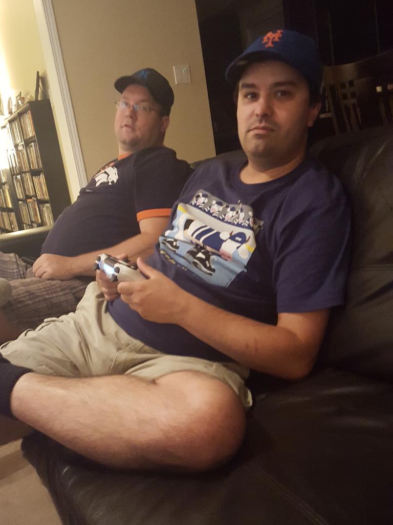 CptKangaroo77's tweet photo. @CowsCrazy is playing #witcher3 he likes it!!!!! #futureLP? http://t.co/eCTrZlOaOb