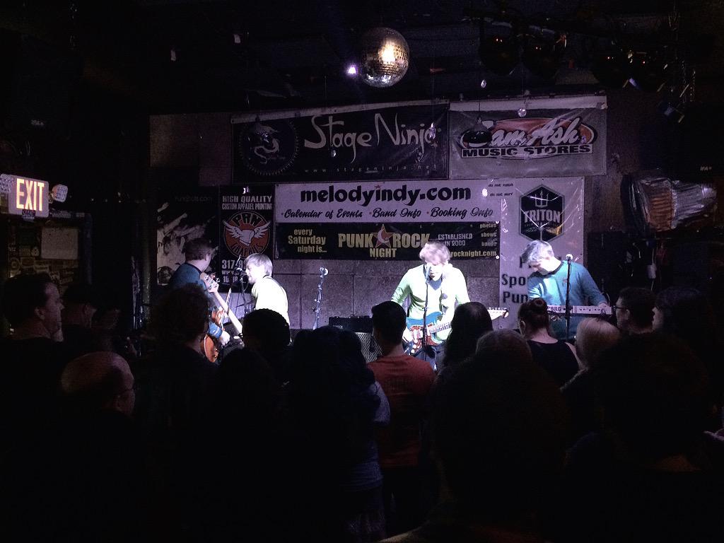 Oscillate_TV's tweet photo. @5YearMission playing for a packed house at @TheMelodyInn, happy 5 year anniversary!! http://t.co/72lFbbSDMW