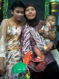 AvrielBulle's tweet photo. kenangan bersama almarhum mama :( http://t.co/3ZFRcRxSjs