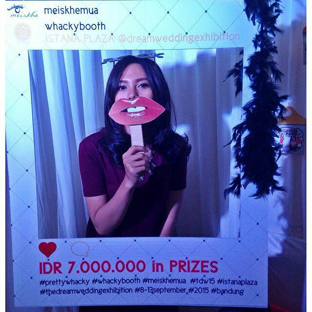 <a href="/Event_Bdg/">BANDUNG - JAWA BARAT & BANTEN</a> yg belum ikutan kompetisi foto #prettywhacky jgn sampe ketinggalan. Kunjungi kami di #tdw2015 <a href="/istanaplaza/">Istana Plaza</a>