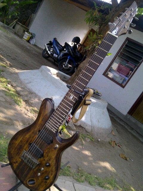 #woodman #custom #7strings #guitar <a href="/Fadhalius/">Fadhalius.YK</a> <a href="/Shanif_Rj/">Guitar1ca</a> <a href="/DalijoDeth/">Dalijo Deth</a> 'The Crack' by Woodman Guitar