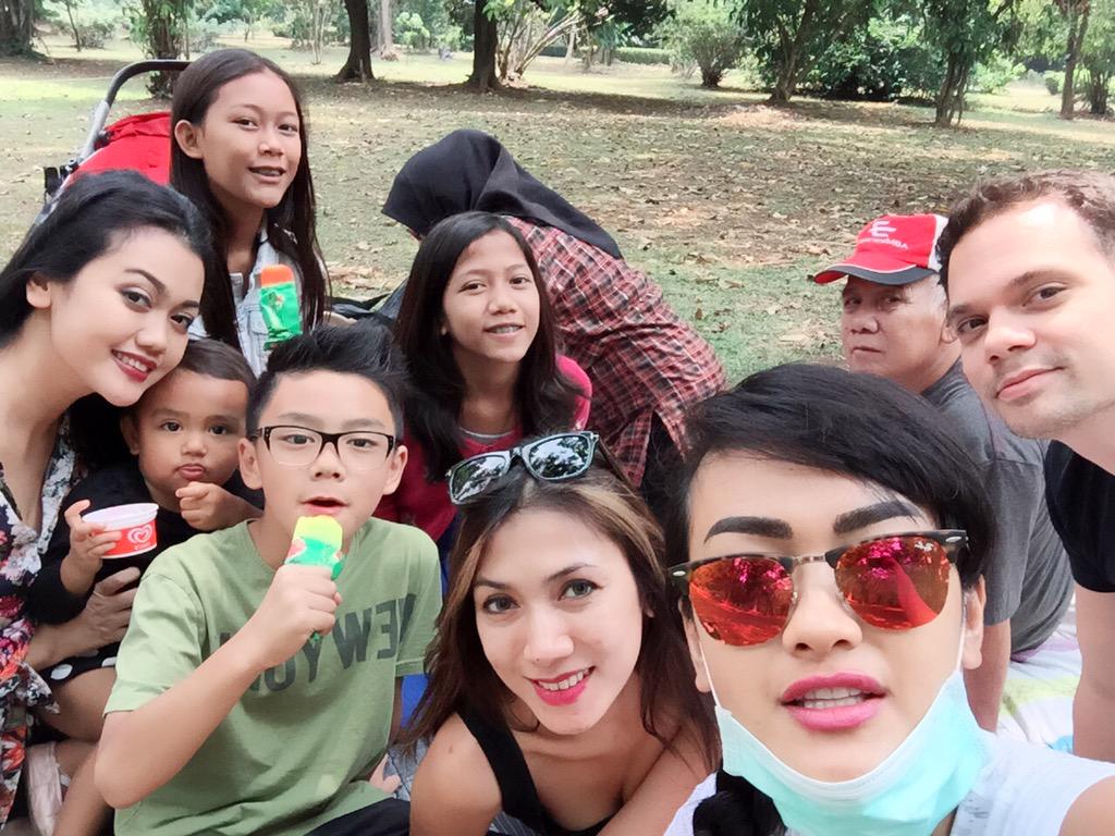 juliaperrez's tweet photo. Piknikkk time 😍 http://t.co/KjUPe67PBY