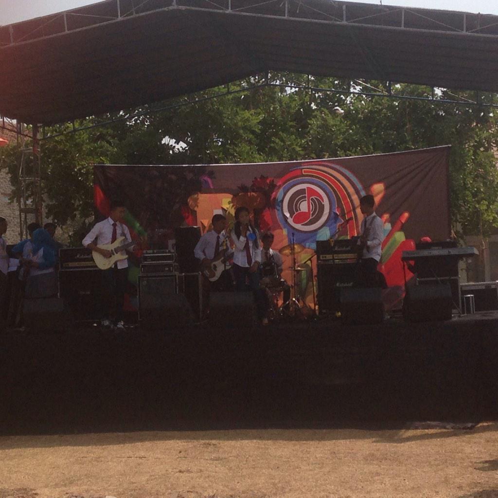 Penampilan ke dua belas dari band G2 😊