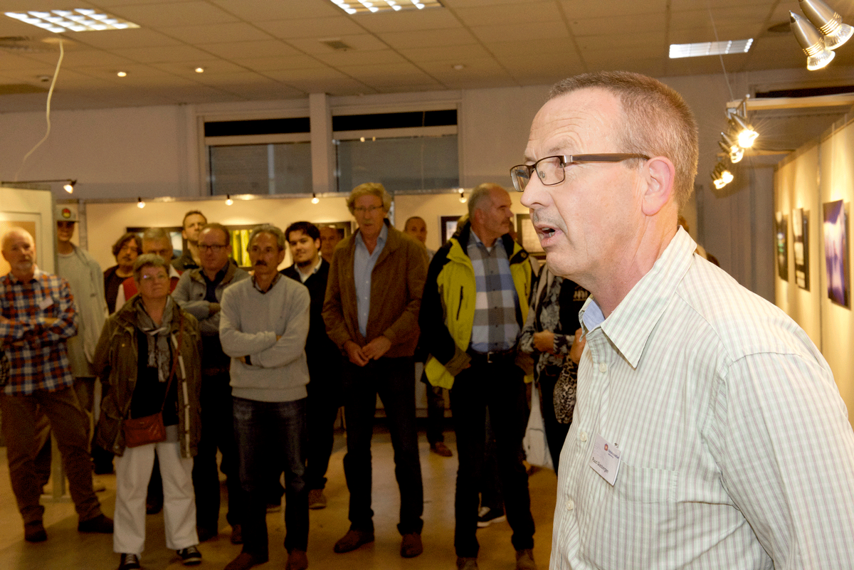 POST_Kerkrade's tweet photo. Een geslaagde opening van de expositie van Foto Kollektief Zuid-Limburg in POST-. Foto door Henk Kuijpers. http://t.co/PrzWvozPd3