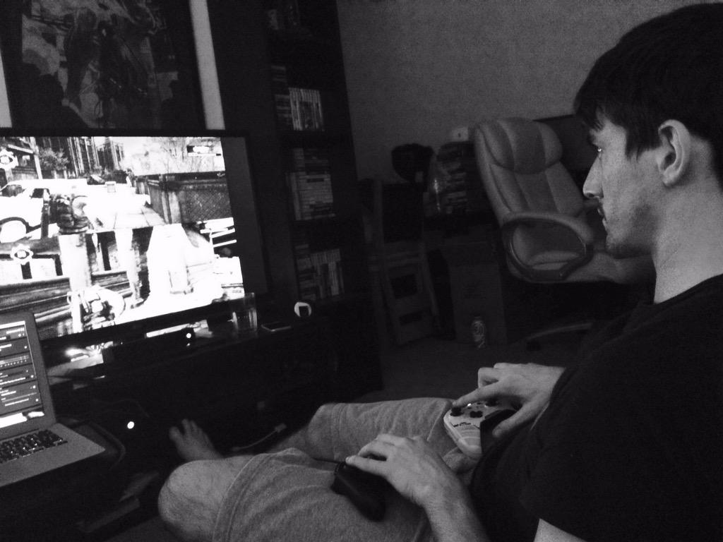 ljvids's tweet image. #CWU ... Last night Luke and James worked effortlessly shooting more Cogs War. #cogswar  #machinama #ljstudios