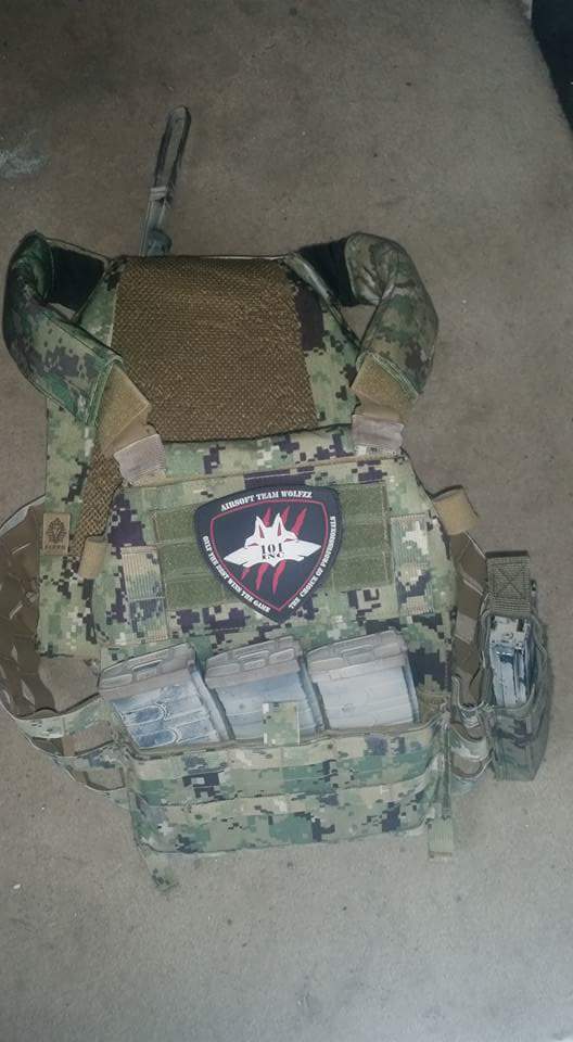 ATwolfzz's tweet photo. New vest ;)  #fcpc http://t.co/tlT7Ysbaf7