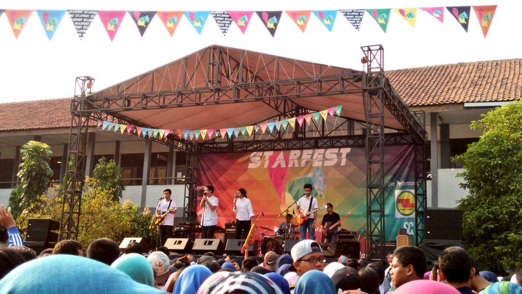 Now! "Siapkah Kau 'tuk Jatuh Cinta Lagi" <a href="/STARFEST15/">STARFEST '15</a> SMA 7 Tangerang.