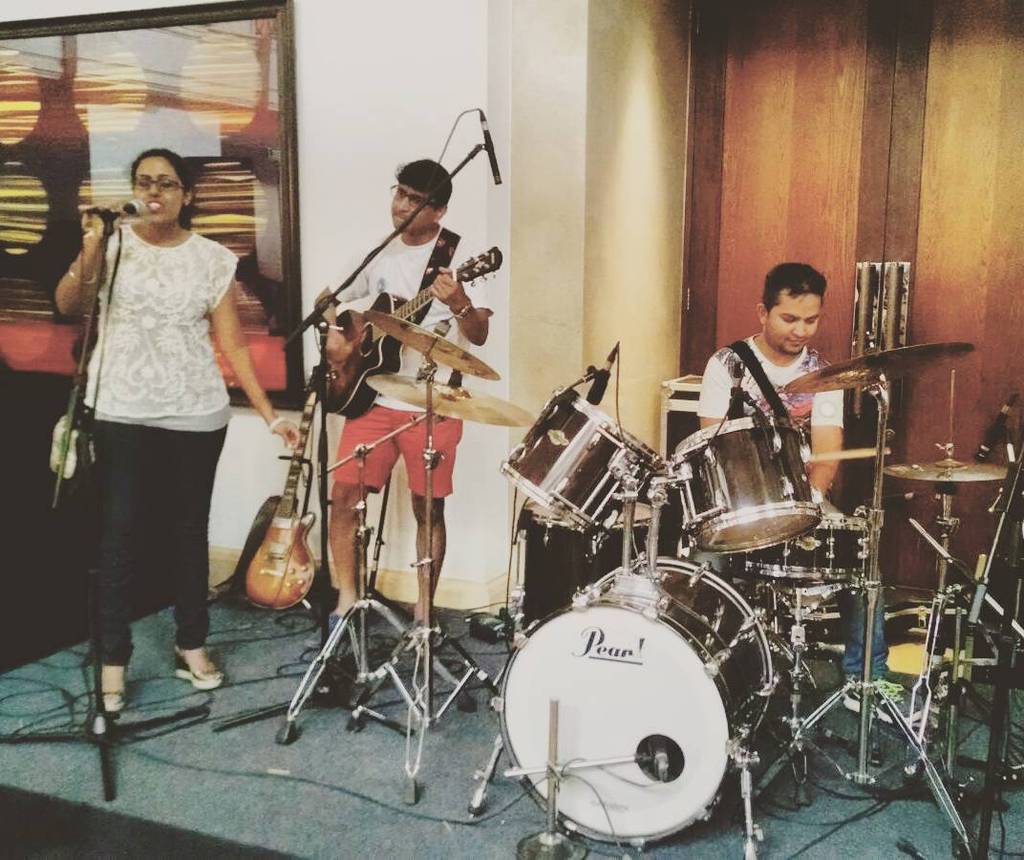 SamsungKyoorius's tweet photo. Samsungers jamming last night! Did you like it?
#SamsungKdy #kdy15 #UX #design #team #Sams… http://t.co/49XV5d54k5 http://t.co/FsJw2KHPBS
