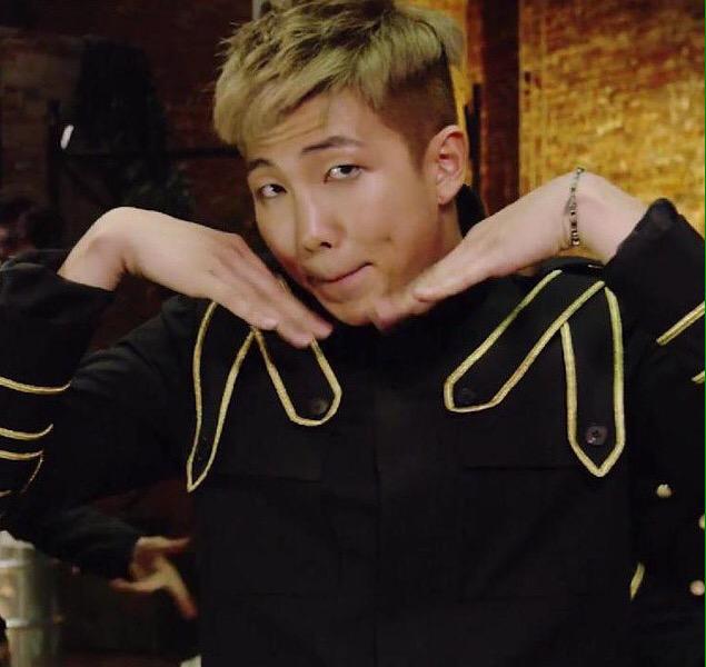 BTSisawesome's tweet photo. @BTS_twt HAPPY BIRTHDAY NAMJOON! Please be healthy! RAP MONSTER FIGHTING! BTS FIGHTING! #HAPPY랩몬DAY #HappyRMday2015 🎉 http://t.co/WNrjoDxjoO