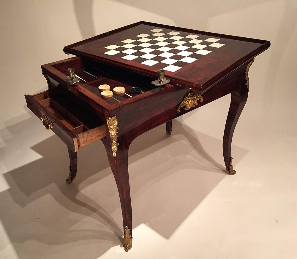 anticstore's tweet photo. Table tric-trac "aux Mascarons", Paris époque Régence - Franck Baptiste
>> http://t.co/yWlJOe84Uk http://t.co/3AyIoJoU3I