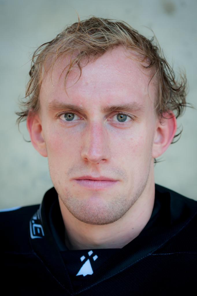 Léo Bertein sera dans la cage des Albatros ce soir face aux Boxers de Bordeaux. Coup d'envoi 18:40. #CDLhockey