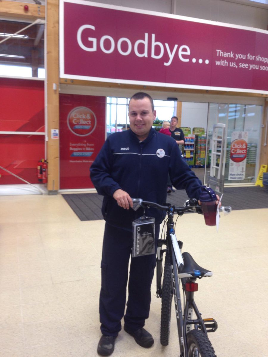 BuckshawTesco's tweet image. Chris' new bike curtesy of colleagues &amp;amp; customers thank you for your donation @COFFEECOWSHED #nibbles @stopforth_paul