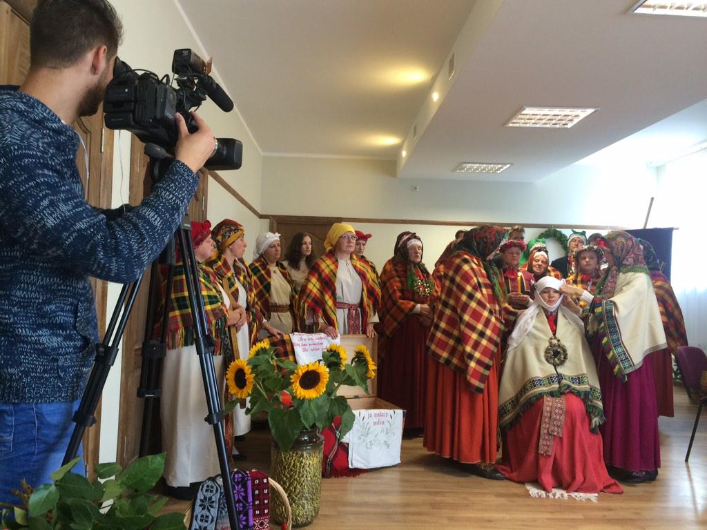 Inga__Berzina's tweet image. Etnogrāfiskajam ansamblim &quot;Gudenieku suiti&quot; 50! Meitas vešana tautās.