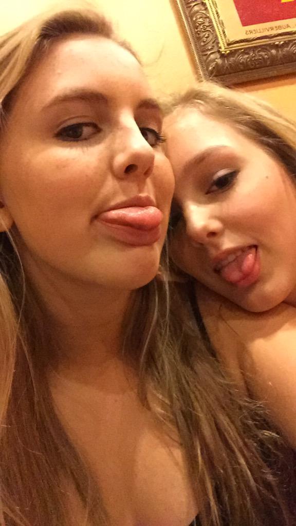 WootenZoe's tweet photo. happy bday Meg love and miss you💗😇🌸 @SwindleMegan http://t.co/CnLymTkELR
