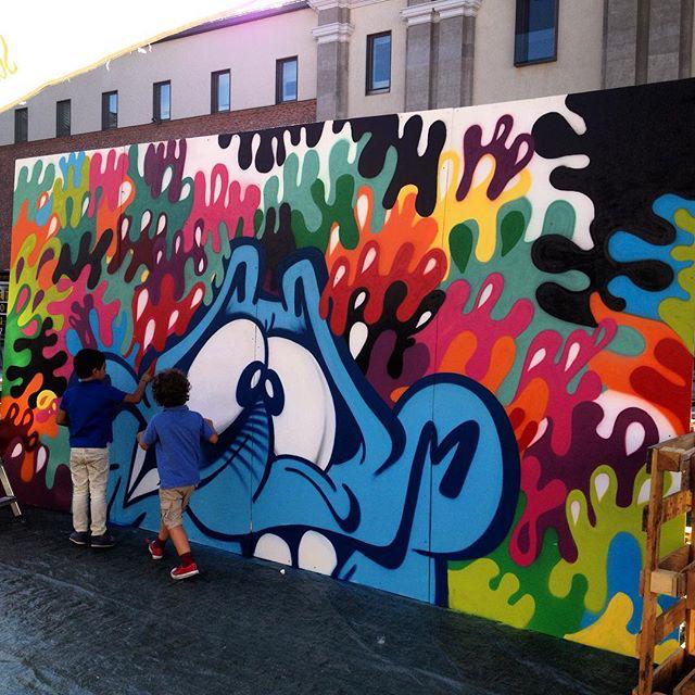 Los expertos observando el trabajo de @elmax501 y <a href="/drhomes/">james sehun yoon</a> para <a href="/theurbanbeach/">theurbanbeachcinema</a> #Madrid m instagram.com/p/7iX8uXH50W/