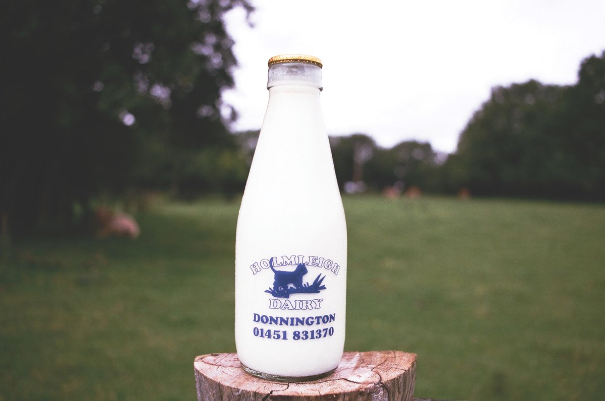 300 #milktastic pints of our milk was drunk this time last week @MoretonShowl thanks to the <a href="/MoretonYfc/">Moreton YFC</a>