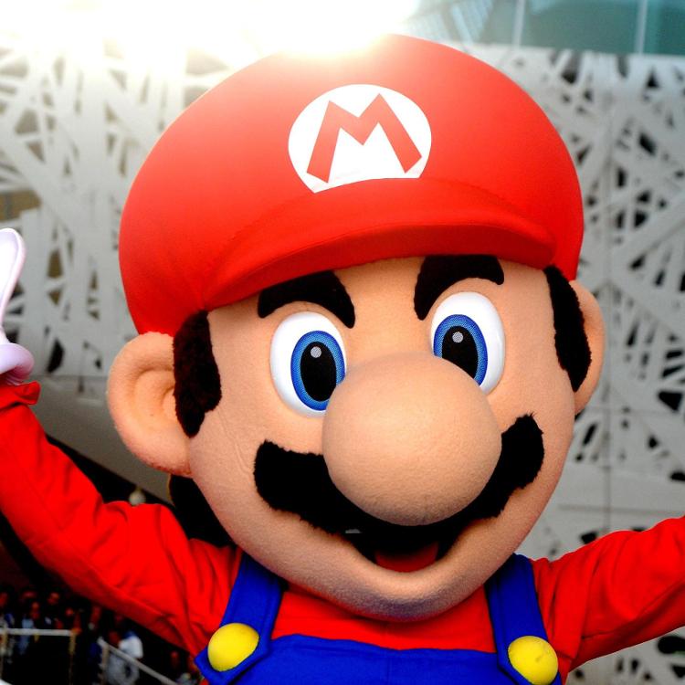 RaiNews on X: Super Mario Bros, l'idraulico con i baffi compie 30 anni    / X