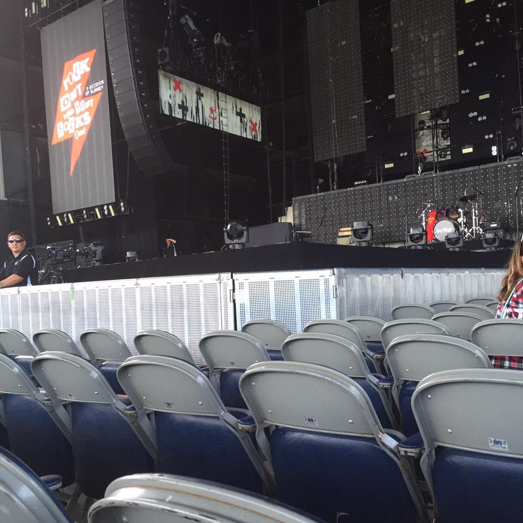 LlETOME's tweet image. #HERESTOROWYSOMEMORIES #HERESTO5SOSMEMORIES @Ashton5SOS