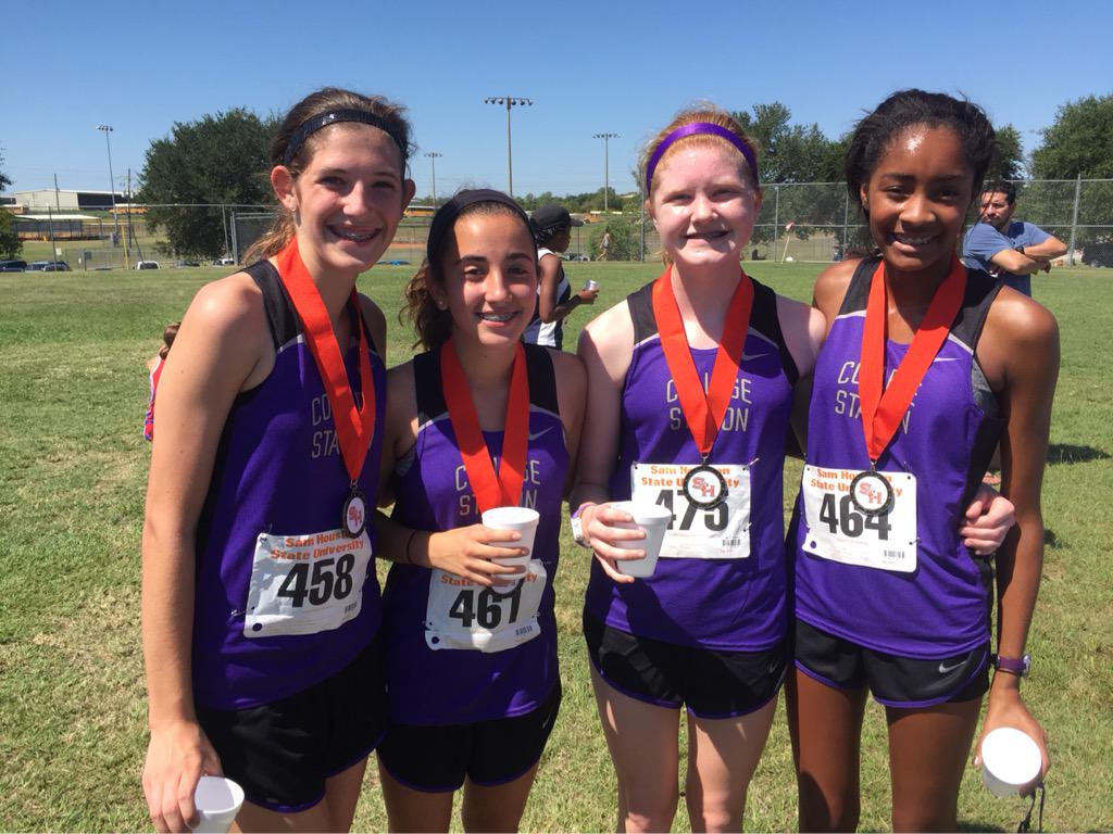 TXMileSplit's tweet photo. College station girls top 4 in the girls JV gold race! #Region3Preview http://t.co/p3ML1NTNI0