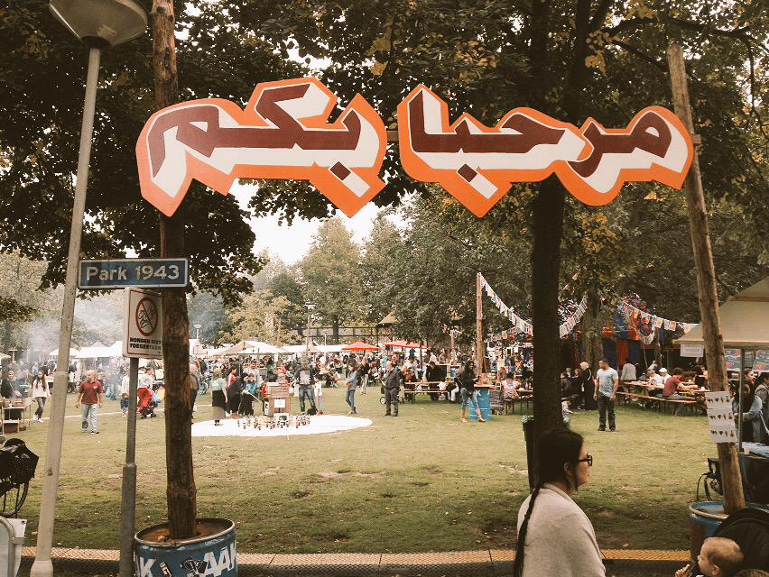 DHcooperatie's tweet image. Fijne sfeer op #BeSouk Bospolder Tussendijken voor ondertekening van samenwerkingsovereenkomst Delfshaven Coöperatie.