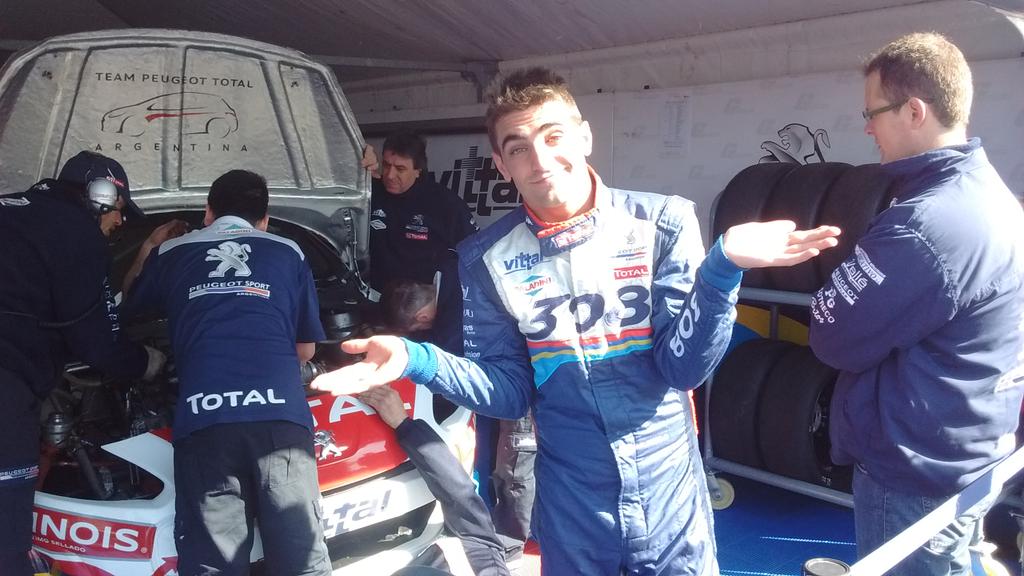 SergioTenaglia's tweet photo. #DatosDelTN
Ensayos. Apenas 2 vueltas y se rompió el motor de @FacuChapur, el puntero del campeonato de la clase 3 http://t.co/y1vg5mgGeg
