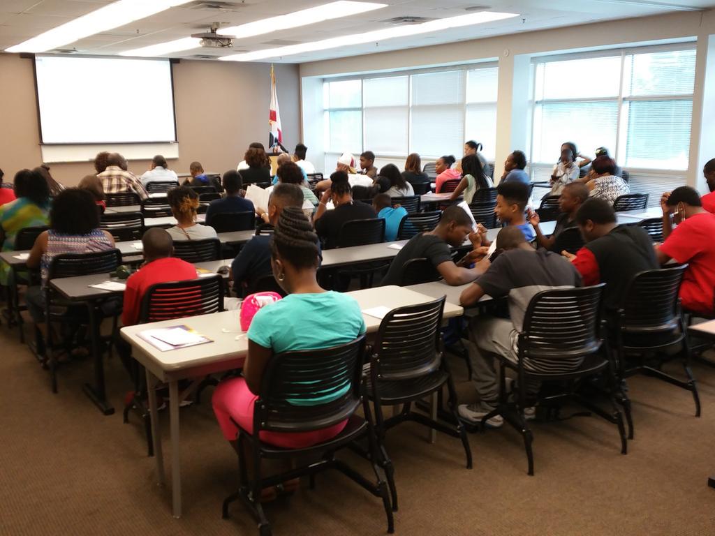 MrLcsmith's tweet photo. @HCCCROP Parent student orientation time! Great turnout on a Saturday! Community at its best!  #futureleaders http://t.co/W0kxClhPXr