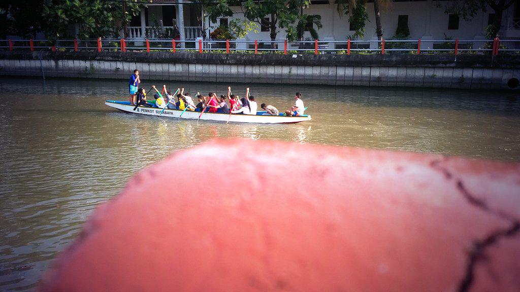 ARDIRIMBAYA_'s tweet photo. Latihan dayung di Taman Prestasi Jum'at 11 September 2015 kemarin. http://t.co/YcUwECn8r1