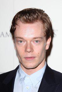 Happy Birthday to Alfie Allen (29) 