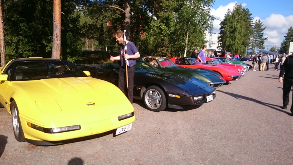 SportscarB's tweet photo. Komeasti tänään kauden päätös-#SBC:llä kävi noin 140 urheiluautoa loistavan kesäisessä säässä. Kiitokset kaikille! http://t.co/bATdRo7sxW