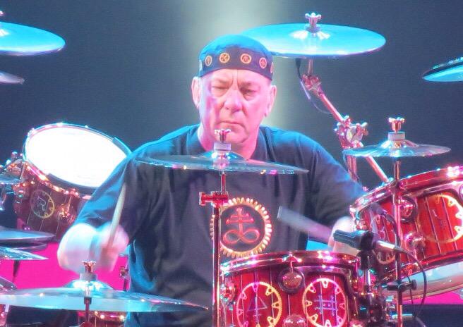 Happy 63rd birthday to the GREAT Neil Peart!!! 