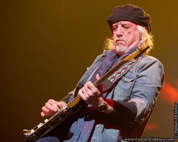 dawna28's tweet photo. "@StevenTylerisms: INTERVIEW with Brad Whitford of Aerosmith
http://t.co/syDvOBzqw9 http://t.co/qBRiv5PKaX" @Aeronatty #DifferentHat :)