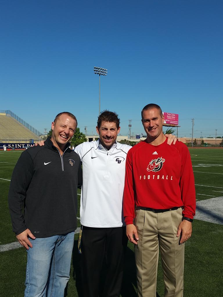 RyanWilliams_RJ's tweet image. A few former Bison teammates reuniting on game day!  Nothin better than college football! #BEGOLDEN #CONTROLTODAY