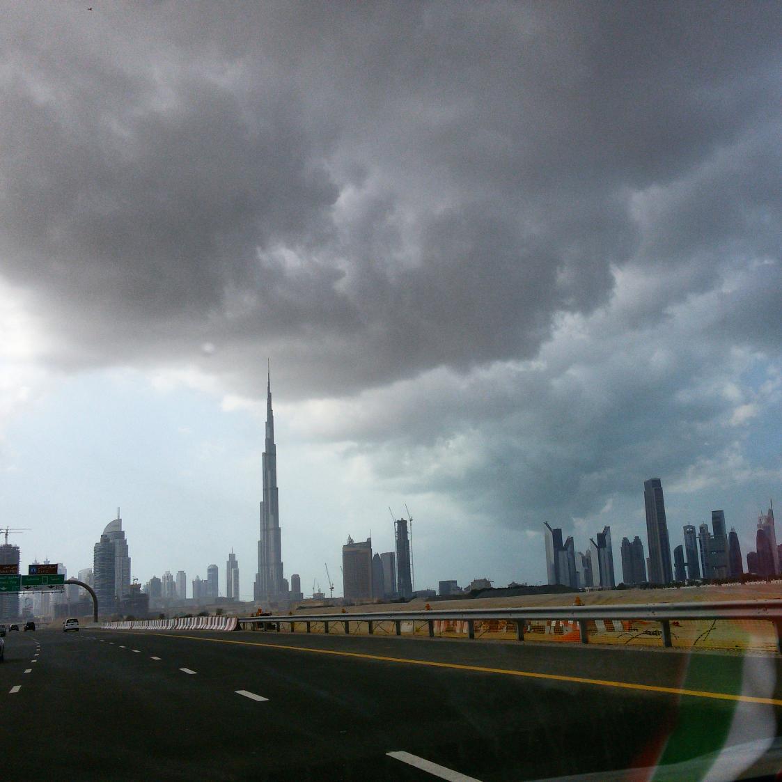Dubaitrvlguide's tweet photo. Watch for #UAEww for weather updates in #UAE #Dubai #AbuDhabi #travel #weather #indxb #dubairain http://t.co/Hq4x8UUjc6