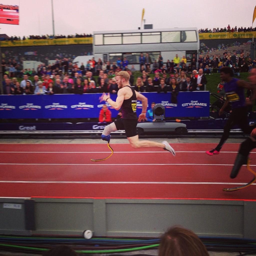 ProD_Running's tweet photo. The heavens may have opened but spirits were high in the crowds with #worldclass athletes at #GreatNorthCityGames http://t.co/GYEPDpJh0K