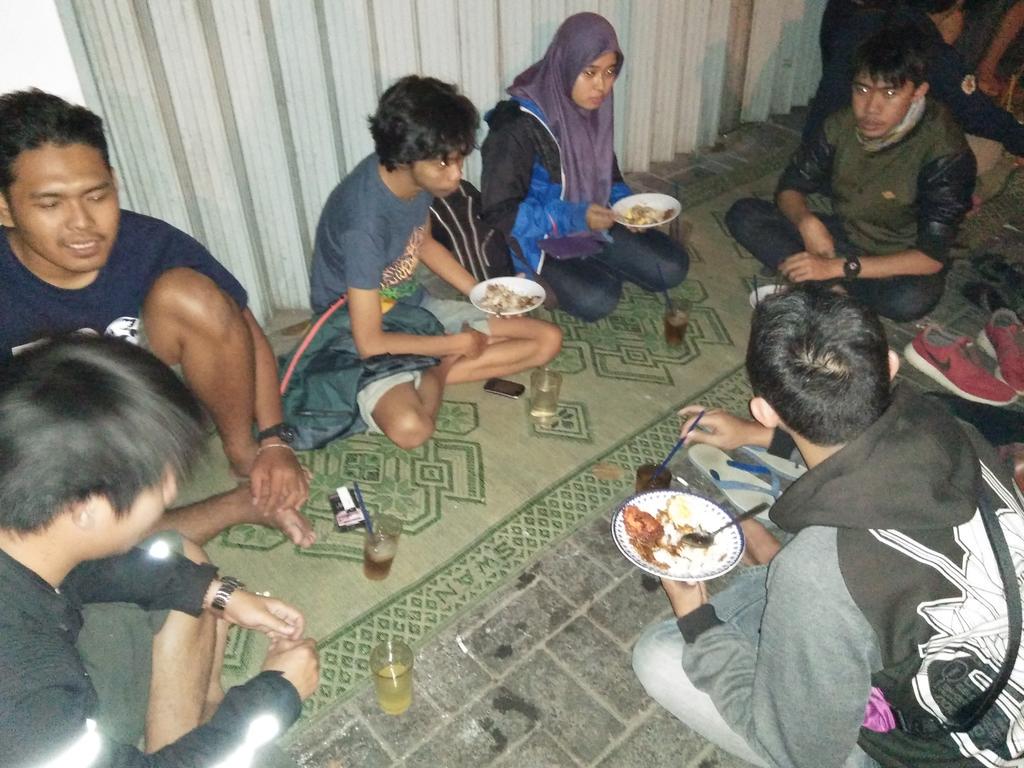 Sedang menikmati kuliner malam Yogyakarta w/ <a href="/bdc_unsoed/">Blue Diving Club</a> 😊