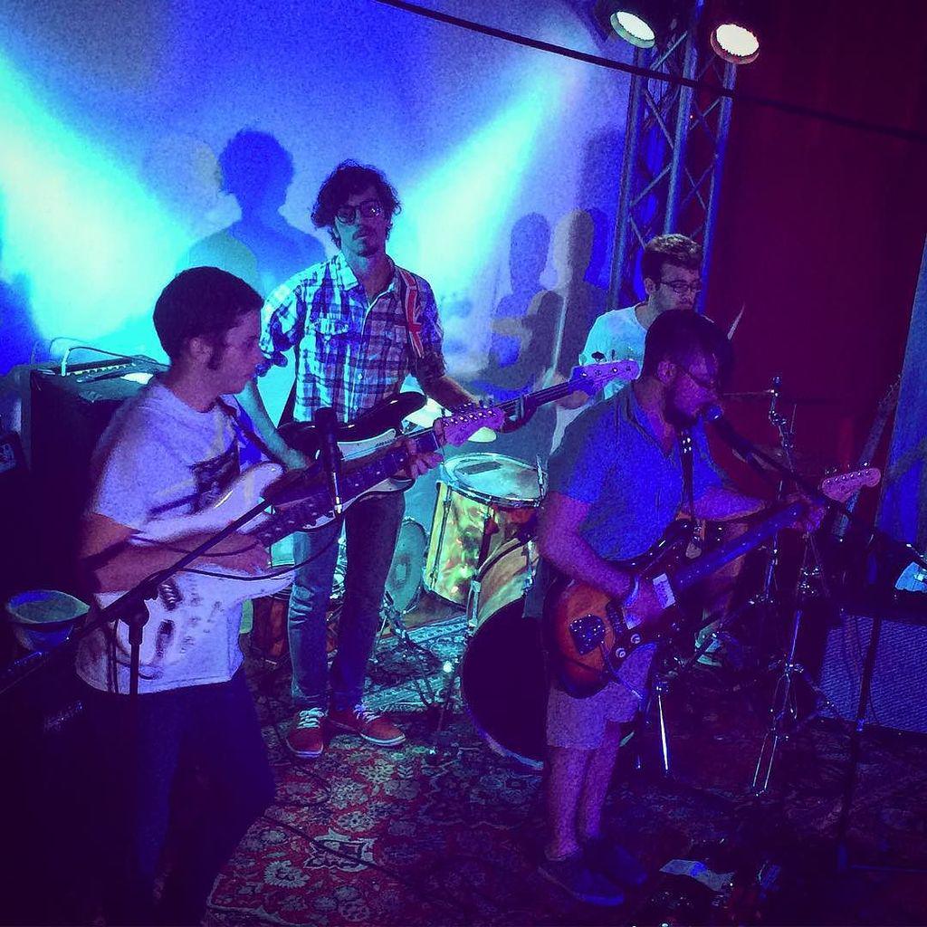 Lexi_B_Tyler's tweet photo. @umasound : http://t.co/BpazWyuGYV | 🎆 #thehooks 🎇 #live @thelabinfo #TheLaBday2 #spazioanteprima #livemusic #ind… http://t.co/nxBpwD0pvj
