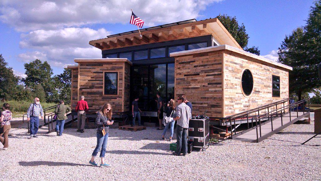 GermJuggler's tweet photo. Awesome new @Solar_Decathlon house! @MSTSolarHouse @MissouriSandT #NestHouse http://t.co/vqPoudLSWY