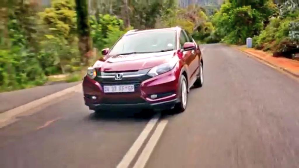 DanielCalbacho's tweet image. 2015 @hondaSA HR-V, featuring the comical @CiroDeSiena from @CarsSouthAfrica #BootTalk youtu.be/b0PD95U_0N0 watch!