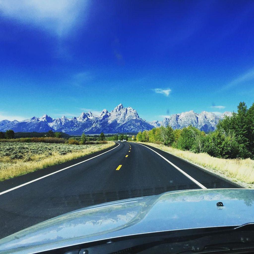 NatlParksPhotos's tweet photo. by nightowltransport: #nature #wyoming #mountains #grandteton #nationalparks #instamood #ram #ram2500 #ramteam #ram… http://t.co/R8ftomYP95