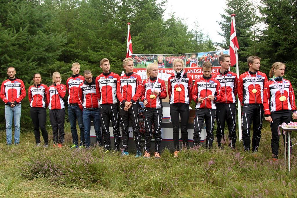 doflandshold's tweet photo. Tak til alle for hyldesten idag. Det rører hele holdet at mærke stoltheden over præstationerne til @WOC2015 http://t.co/12bcNcXeCU