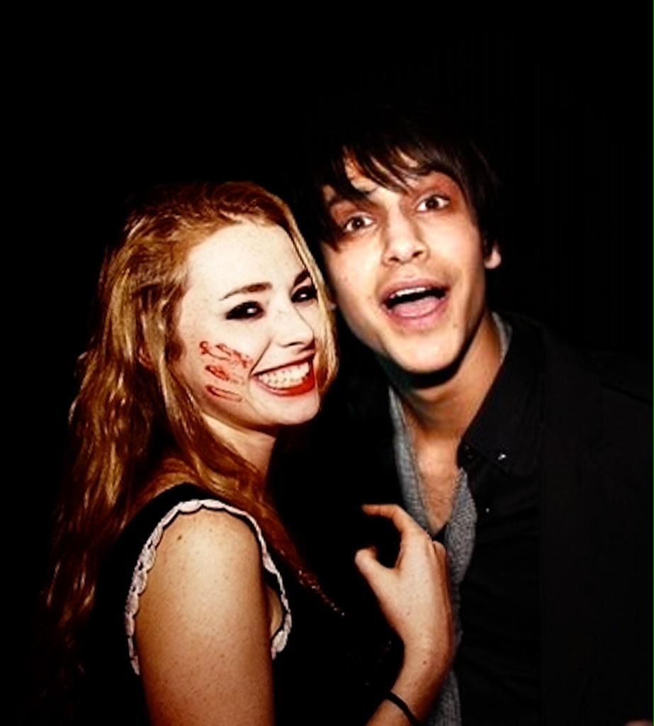 Postbadfreya_'s tweet image. Mini and Freddie #Skins 
@lucapasqualino