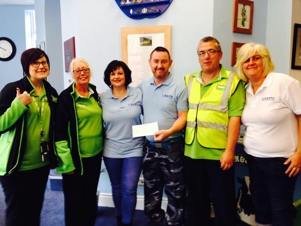 ASDAWARRINGTON's tweet photo. #ThankAVeteran @BlueAppleHeroes surprise! A Chq from the @AsdaFoundation #amazing #asdaclc #jazz #hands http://t.co/Ixx7vblJtr