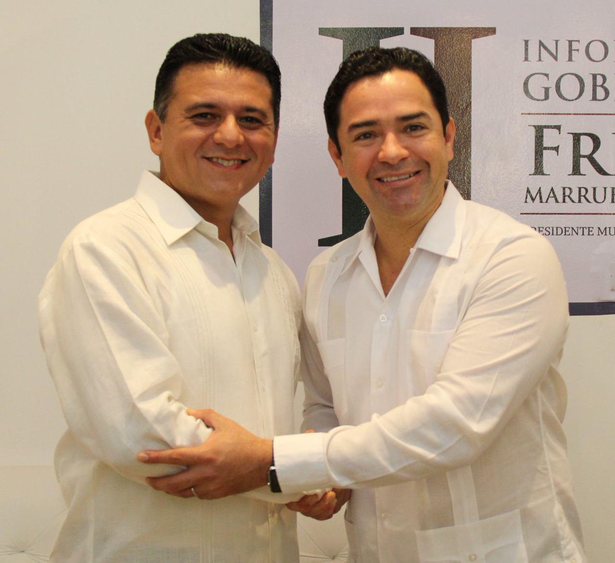JLToledoM's tweet photo. Felicito a @FredyMarrufo, Pdte. Municipal de #Cozumel, por su #SegundoInfome @betoborge @MunicipioCZM http://t.co/QgXWEy6BT5