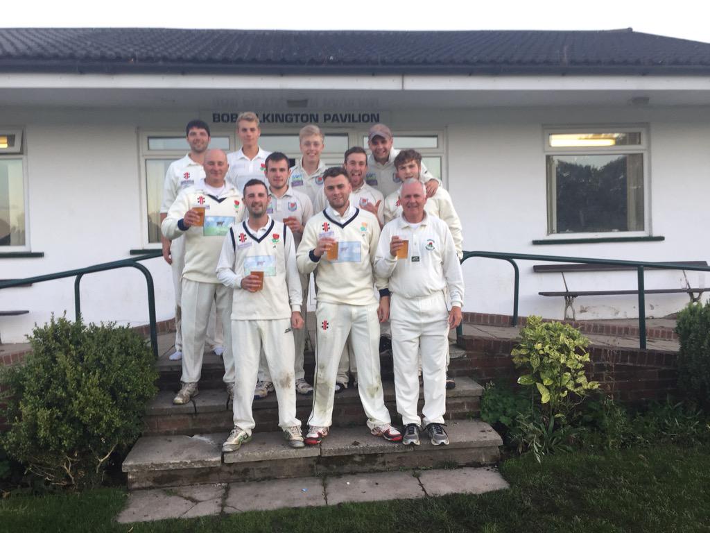 EdgworthCRC's tweet photo. Back to back LEAGUE CHAMPIONS. Congratulations to 2nd XI captain @jameslea11 and all his team! http://t.co/jJ93ZYrv3m