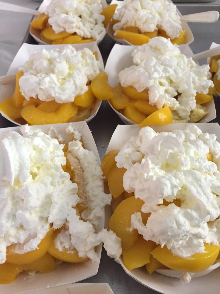 GustoBuffalo's tweet photo. While @onfarrellstreet gets muddy at #EdgeFest15, @Tsuj10 is going peach crazy in Lewiston. And judging, too. http://t.co/zQLONJ9awJ